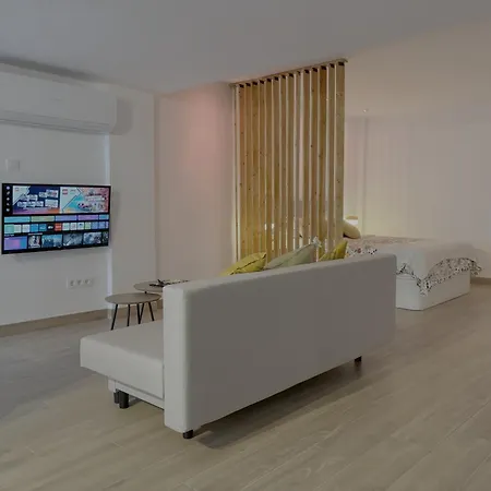 Apartment Casa Lima - Spacious Souterrain Close To The Torremolinos
